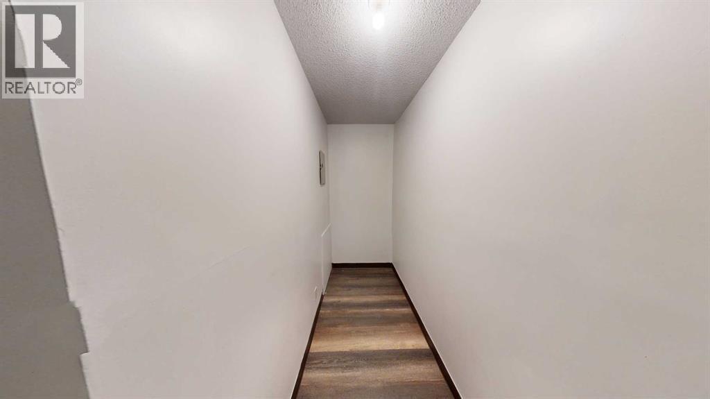 5117 44 Street Property Photo 12