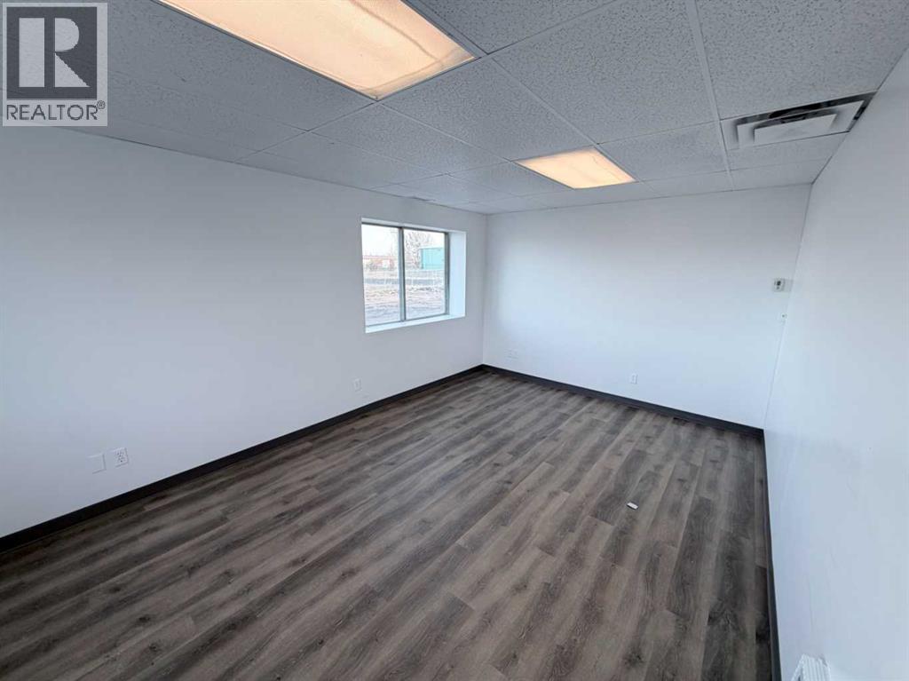 9902 38 Avenue Property Photo 13