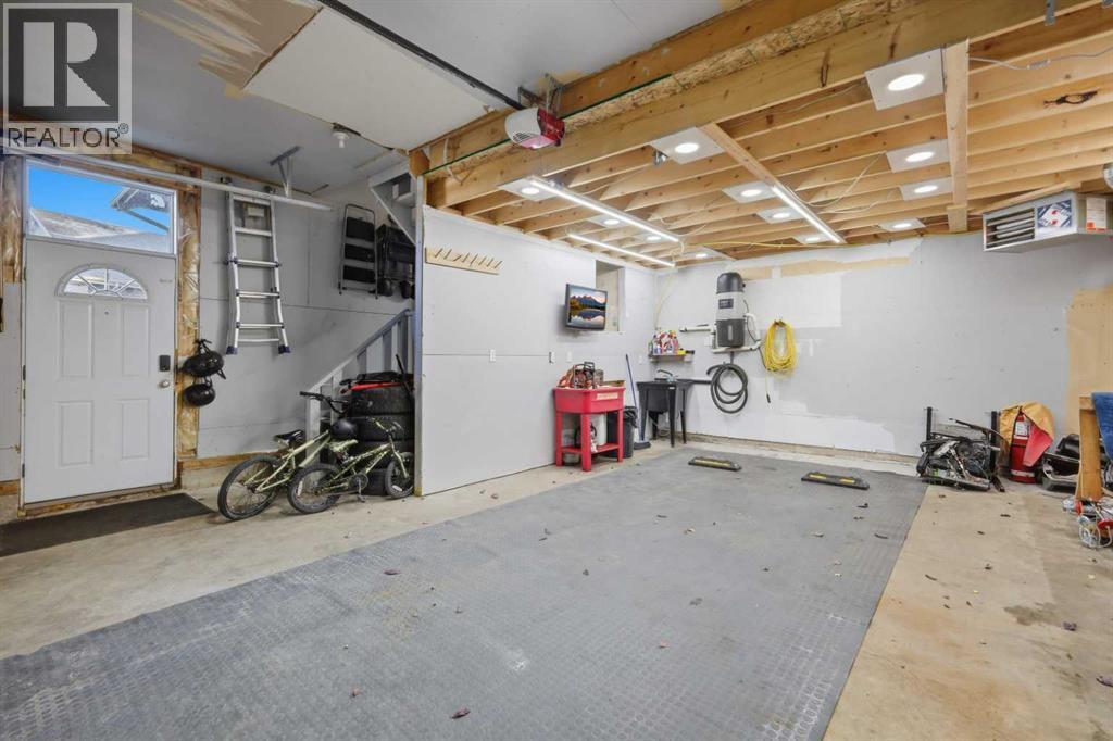 57 Falcon Crescent Property Photo 29