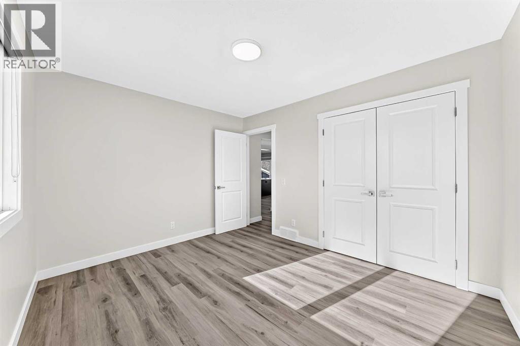 235 Margate Close Ne Property Photo 8