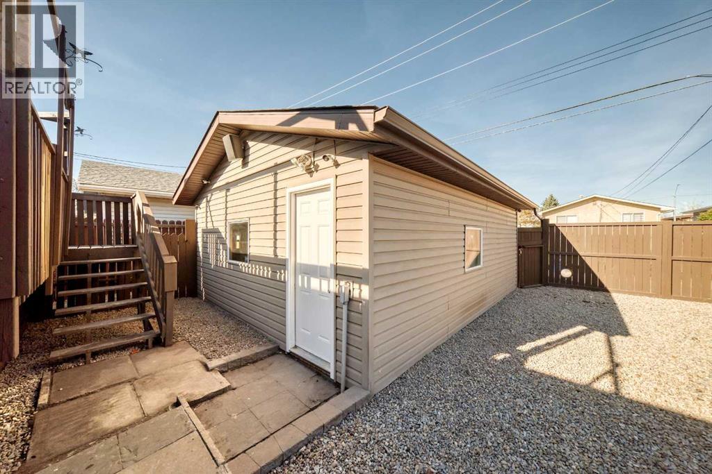 235 Margate Close Ne Property Photo 23