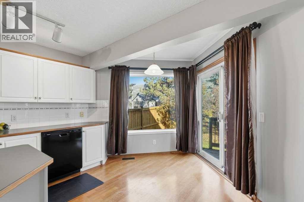 128 Douglas Ridge Close Se Property Photo 12