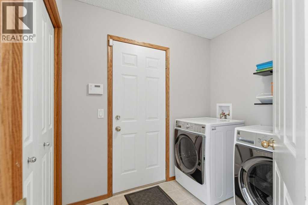 128 Douglas Ridge Close Se Property Photo 16