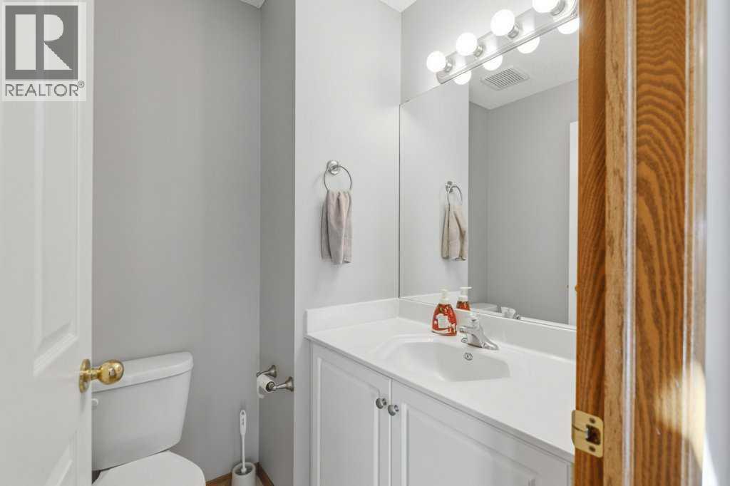 128 Douglas Ridge Close Se Property Photo 17