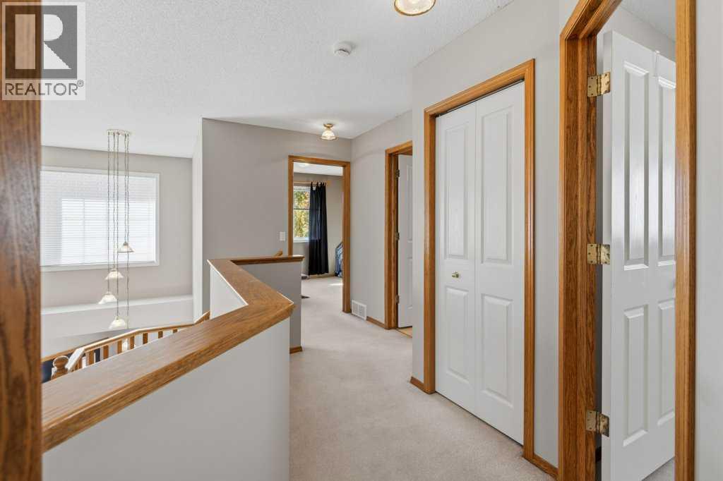 128 Douglas Ridge Close Se Property Photo 19
