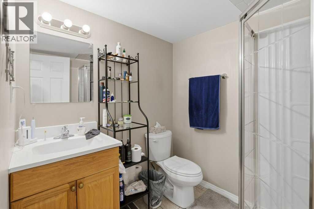 128 Douglas Ridge Close Se Property Photo 36