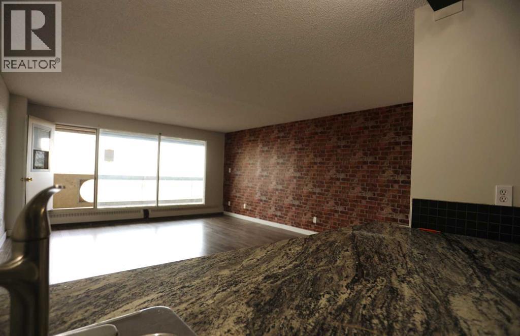 221 6 Avenue Southeast Property Photo 9