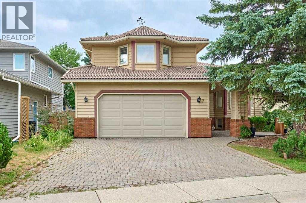 7 Suncastle Crescent Se Property Photo 3