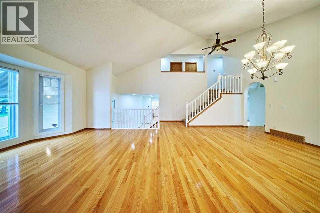 7 Suncastle Crescent Se Property Photo 6