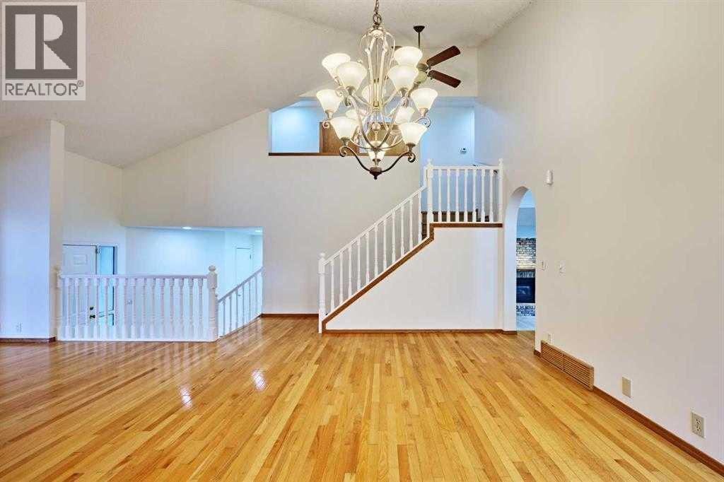 7 Suncastle Crescent Se Property Photo 9