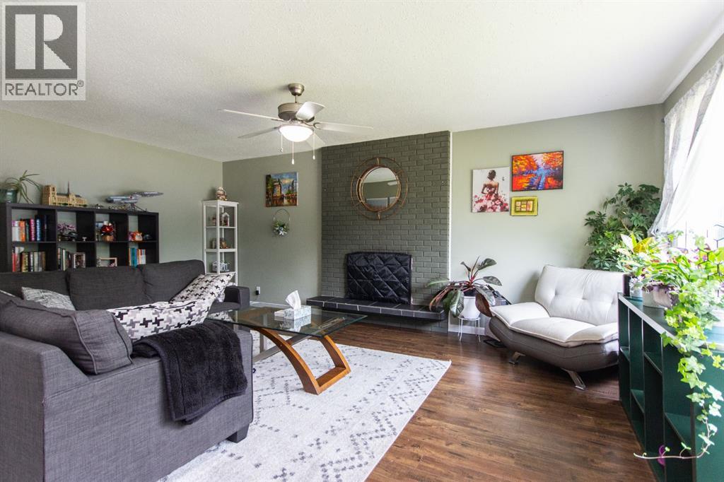 6308 61 Avenue Property Photo 5