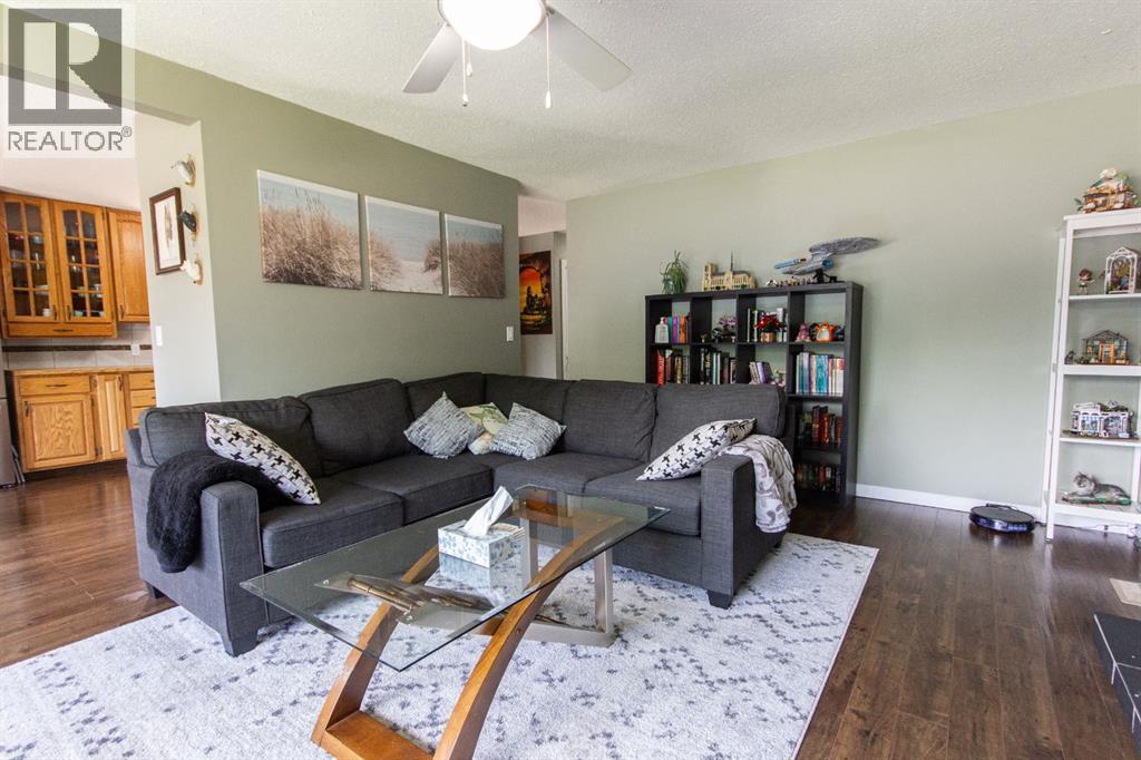 6308 61 Avenue Property Photo 6