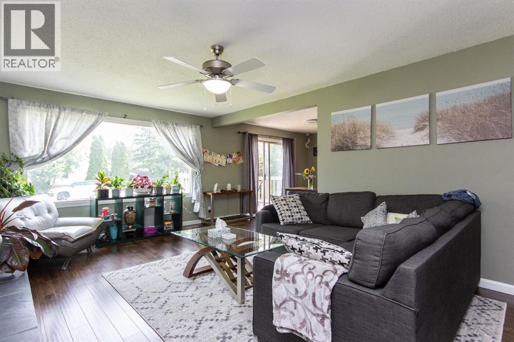6308 61 Avenue Property Photo 7