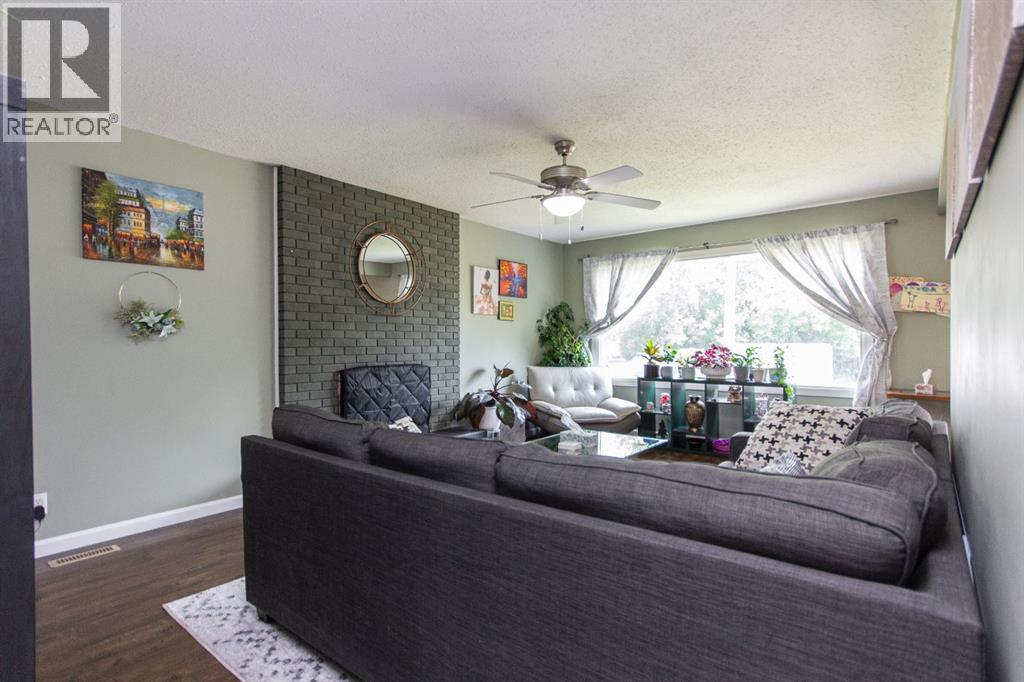6308 61 Avenue Property Photo 8
