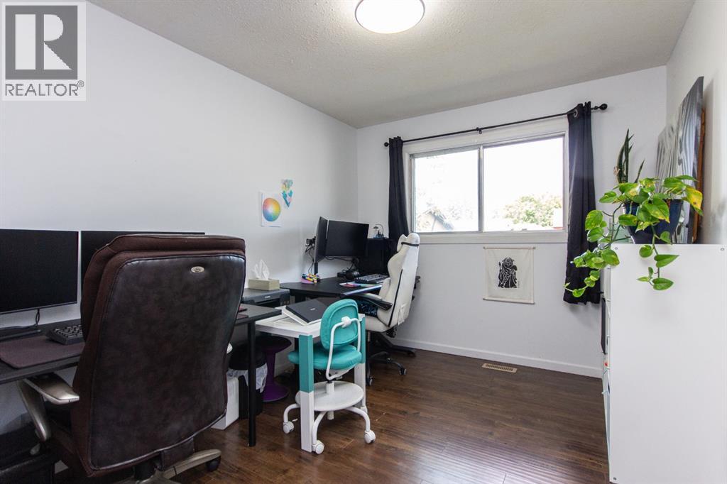 6308 61 Avenue Property Photo 9