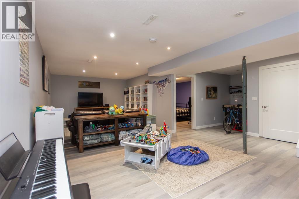 6308 61 Avenue Property Photo 14