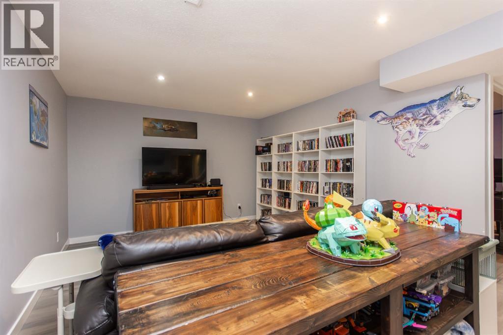 6308 61 Avenue Property Photo 16