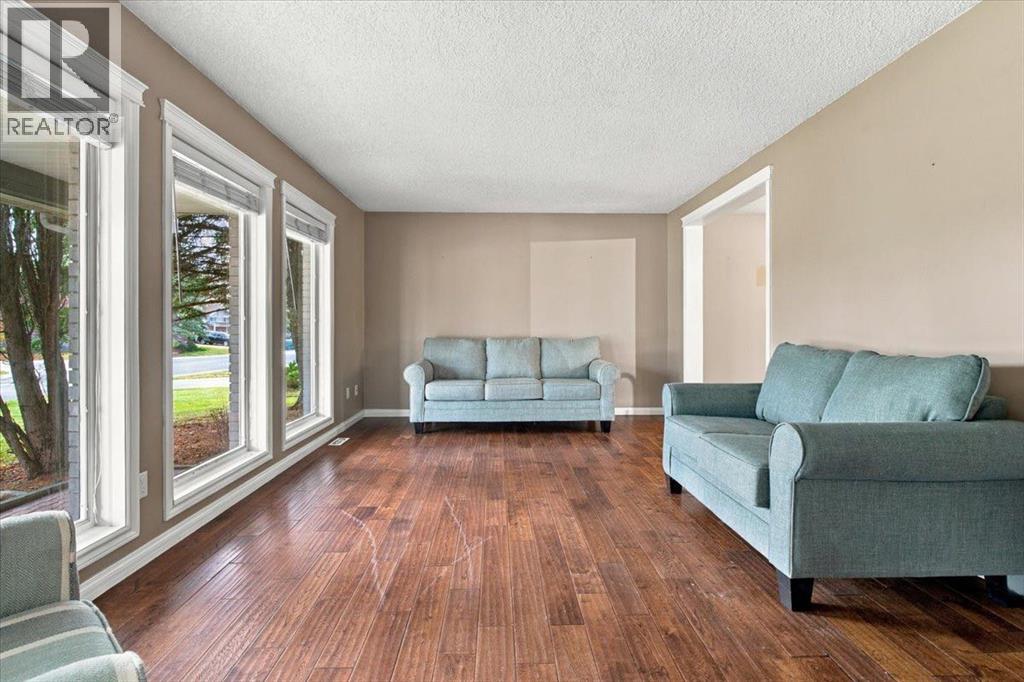 9814 75 Avenue Property Photo 7