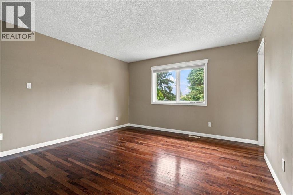 9814 75 Avenue Property Photo 26