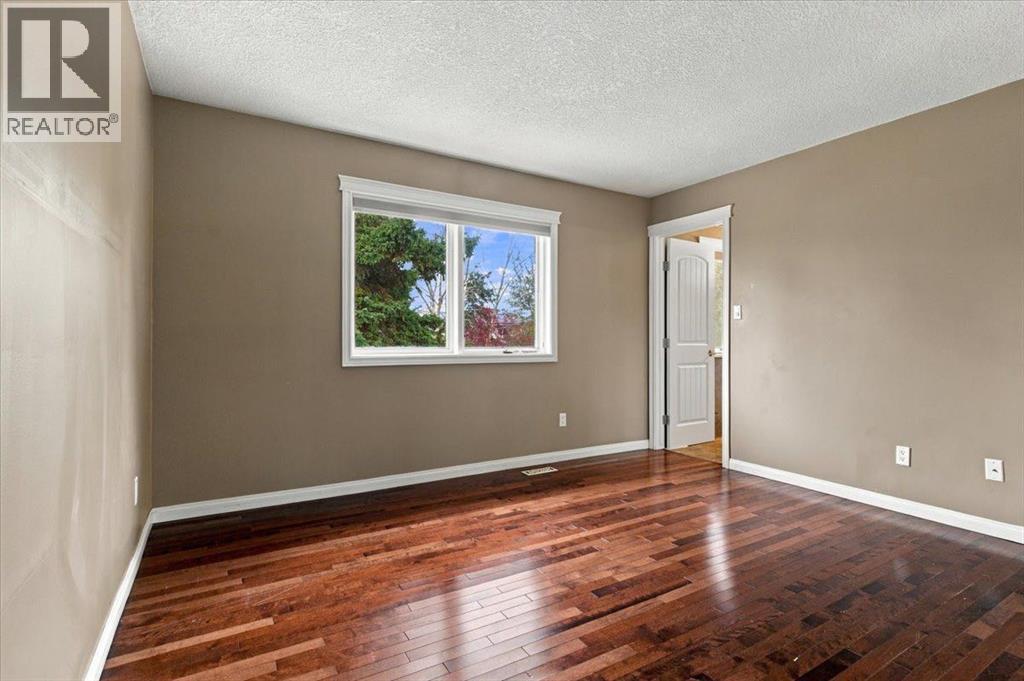 9814 75 Avenue Property Photo 27