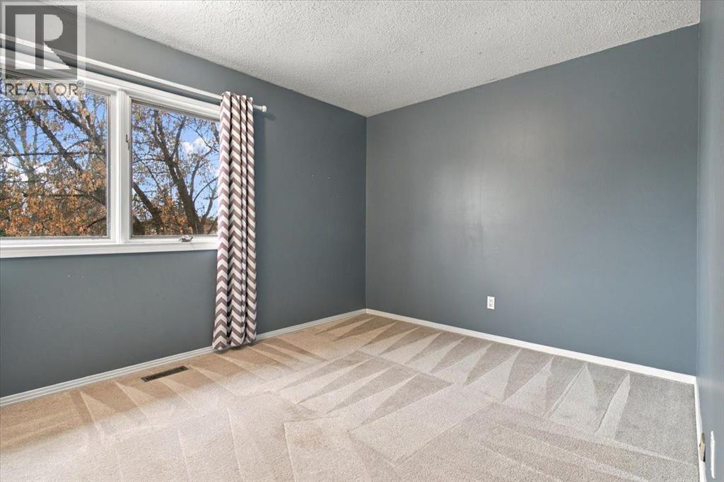 9814 75 Avenue Property Photo 30