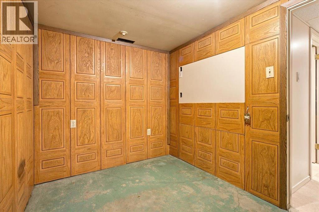 9814 75 Avenue Property Photo 37