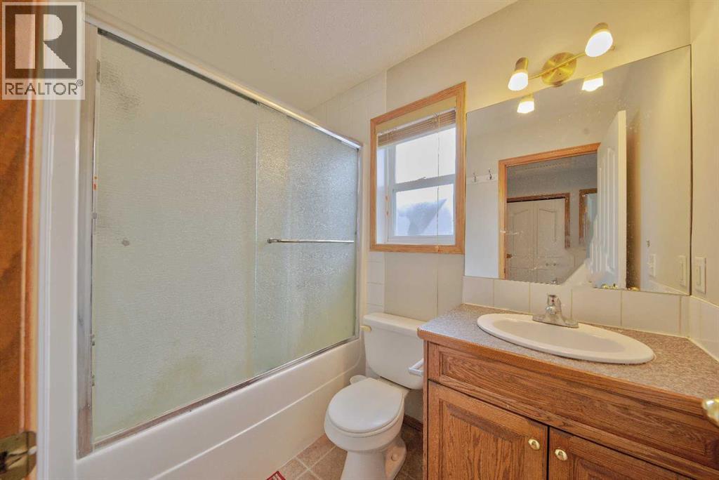 179 Saddlemead Close Ne Property Photo 9