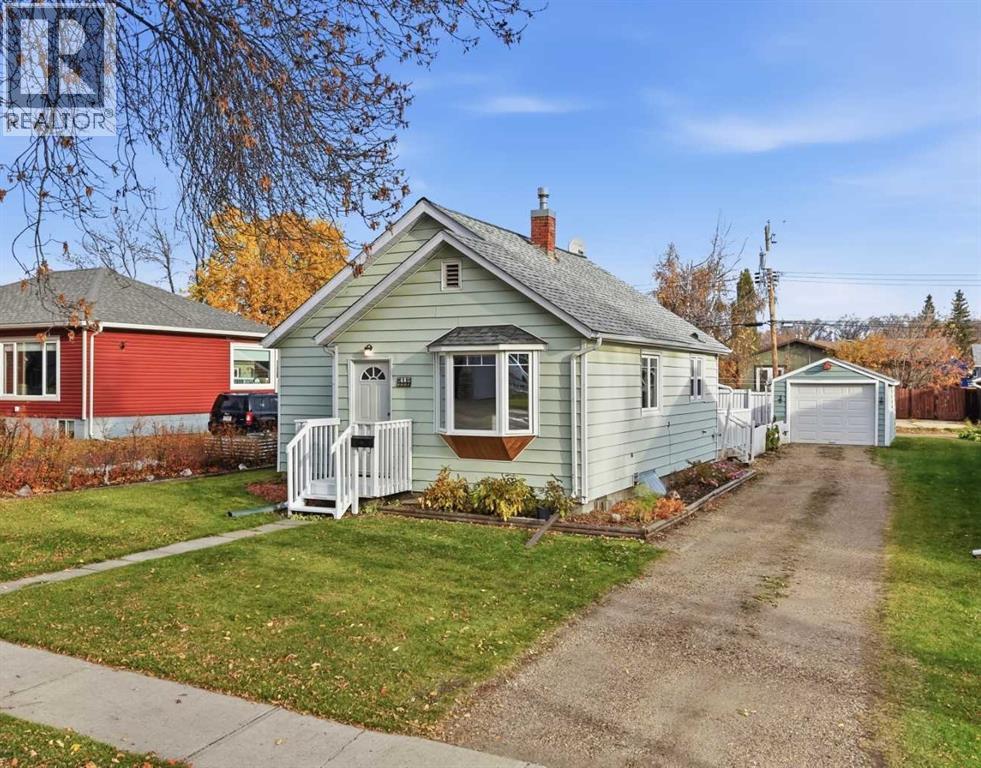 5112 47 Avenue Property Photo 1