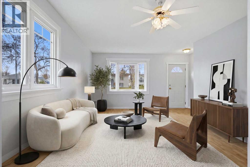5112 47 Avenue Property Photo 3