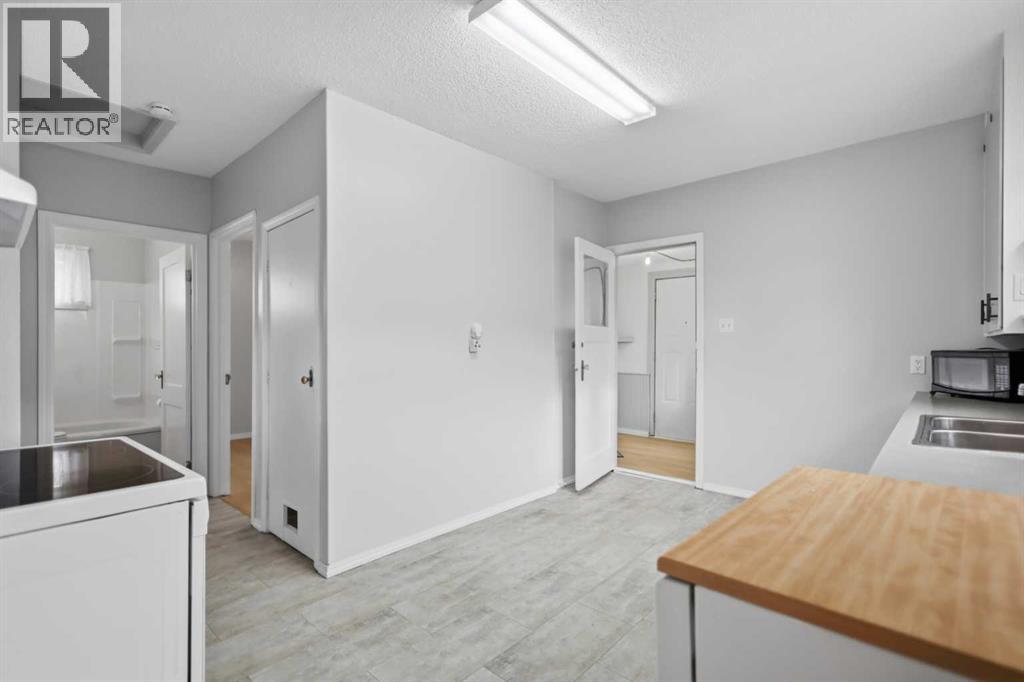 5112 47 Avenue Property Photo 7