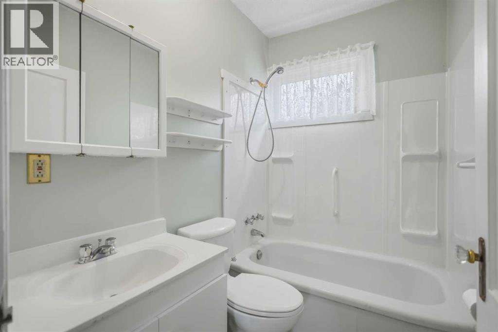 5112 47 Avenue Property Photo 12