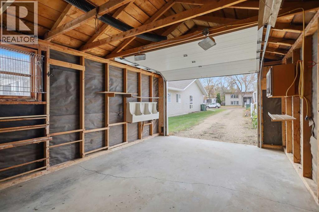 5112 47 Avenue Property Photo 16