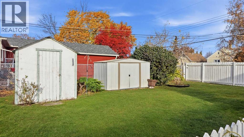 5112 47 Avenue Property Photo 18