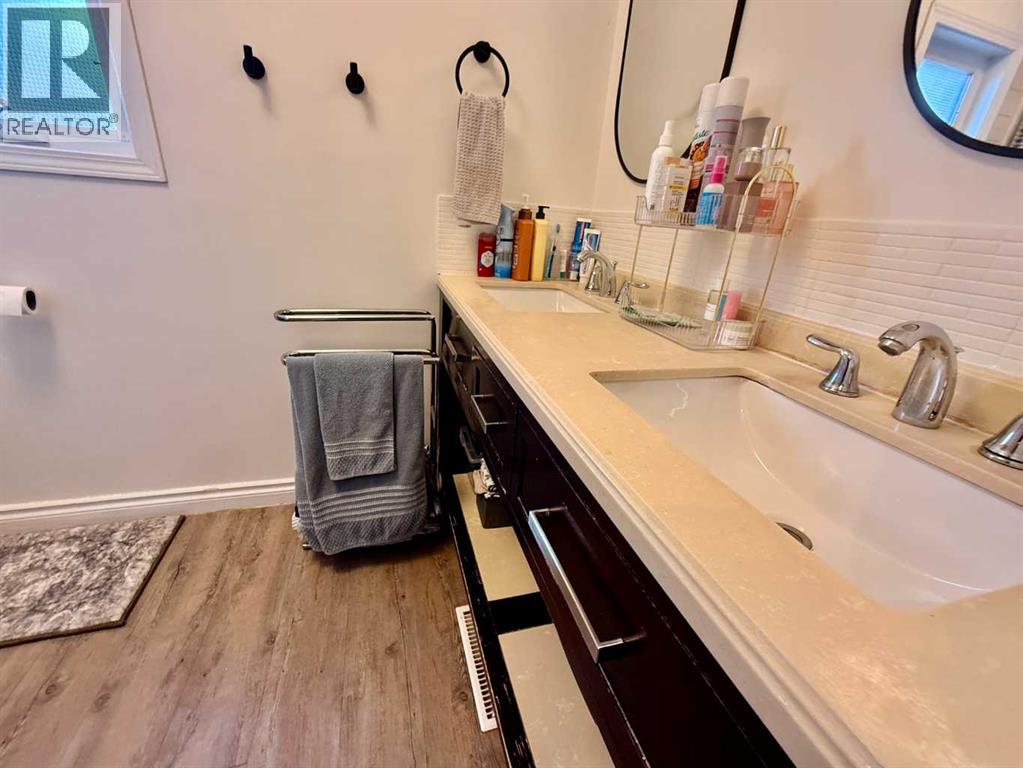 4832 51 Avenue Property Photo 11