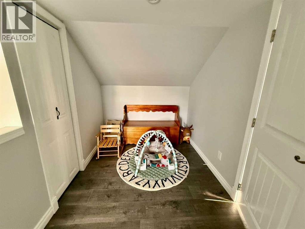 4832 51 Avenue Property Photo 16