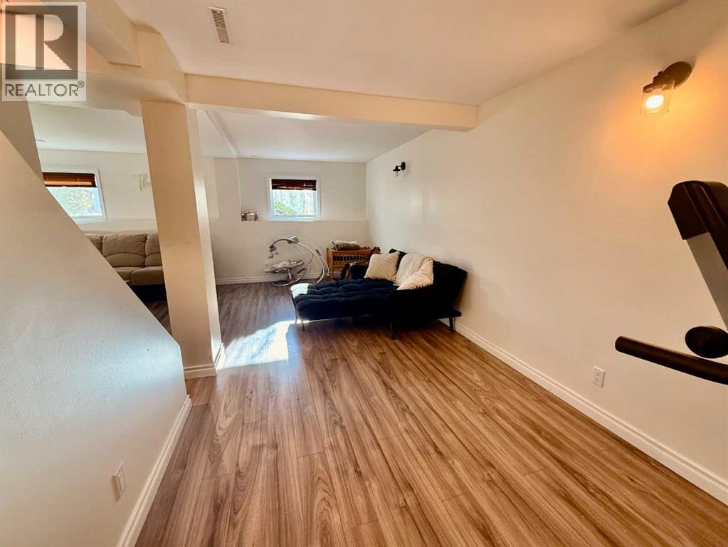 4832 51 Avenue Property Photo 18