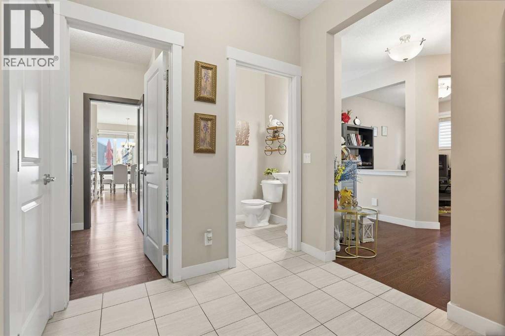 19 Mount Rae Heights Property Photo 19