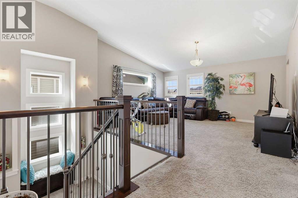 19 Mount Rae Heights Property Photo 20