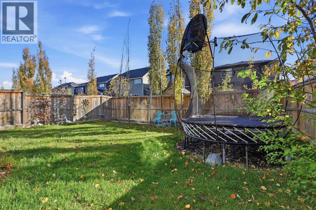 19 Mount Rae Heights Property Photo 46