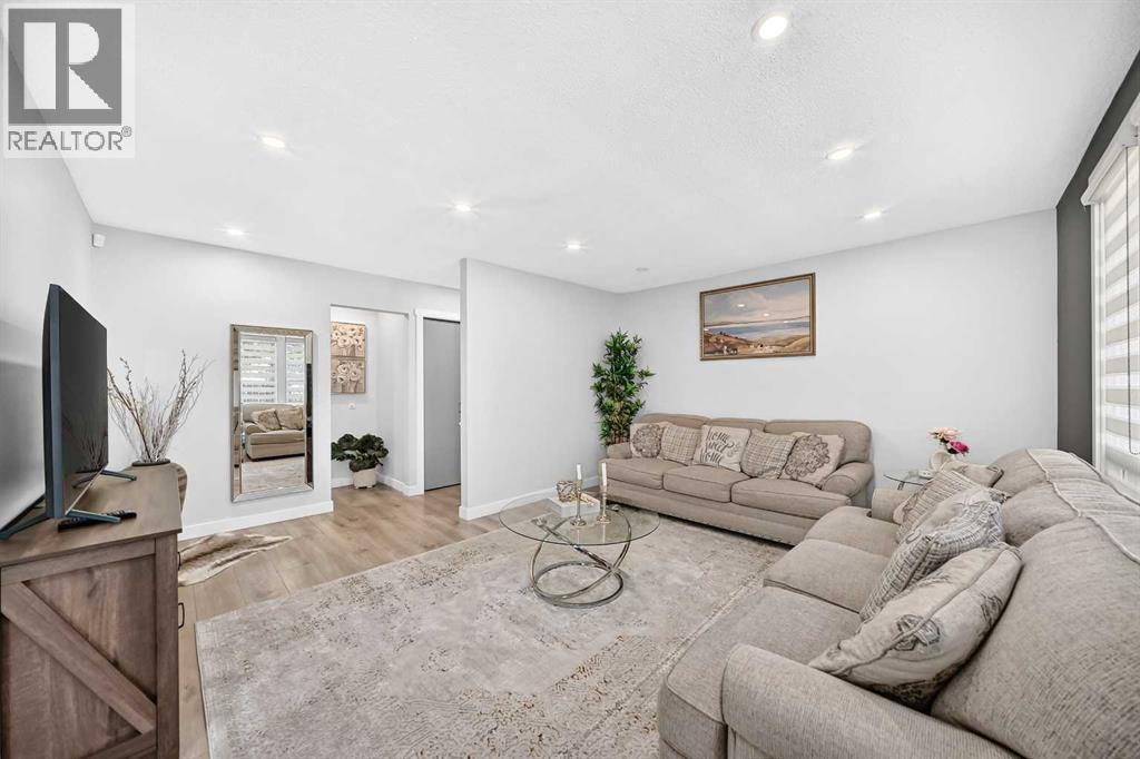 6020 18 Avenue Ne Property Photo 4