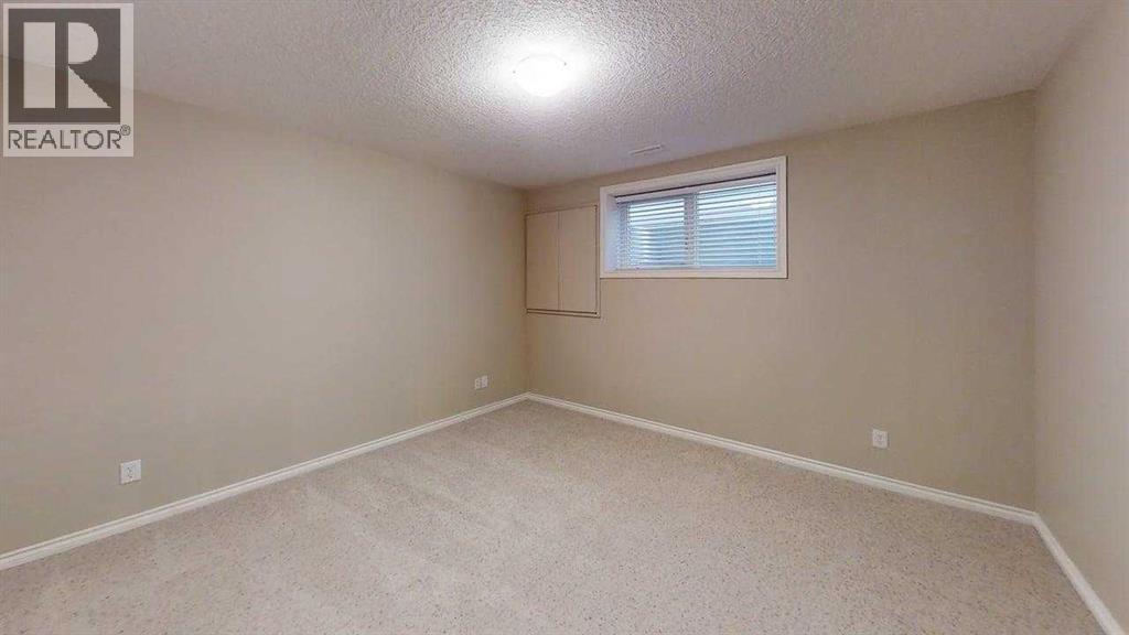 282 Couleesprings Terrace S Property Photo 35