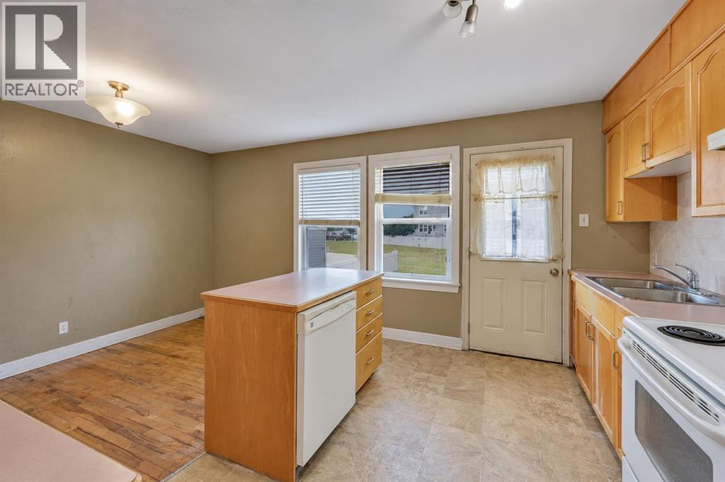 11 Poplar Crescent Property Photo 8