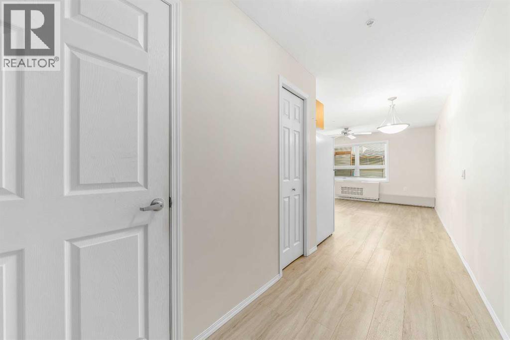 1595 Southview Drive Southeast Property Photo 3