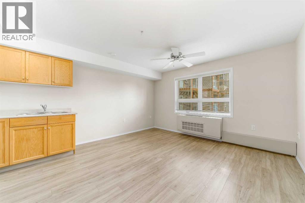 1595 Southview Drive Southeast Property Photo 4