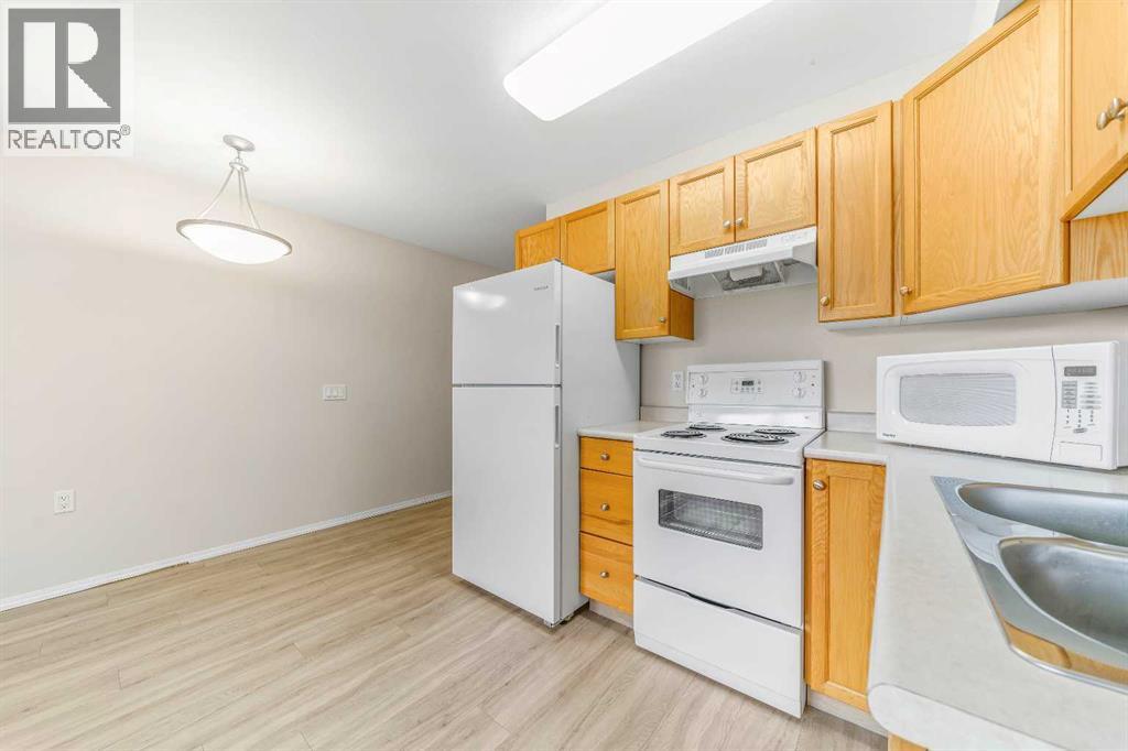 1595 Southview Drive Southeast Property Photo 6