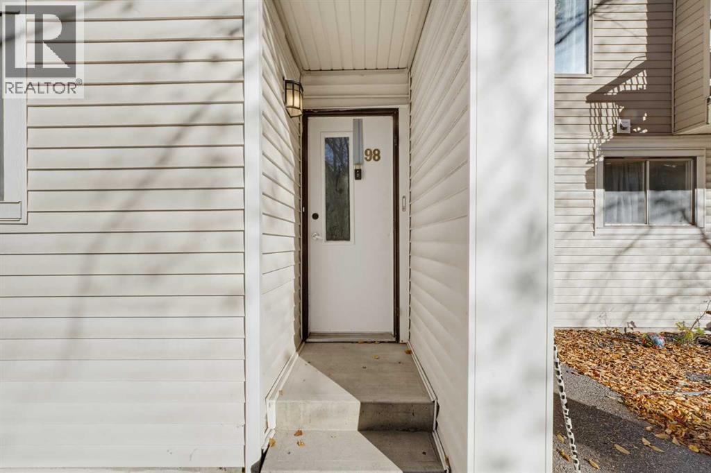 2519 38 Street Northeast Property Photo 5