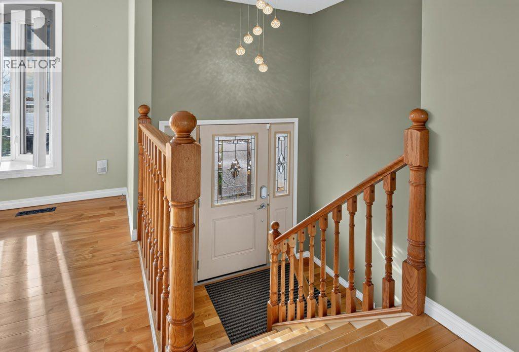 6024 Pinecrest Way Ne Property Photo 3
