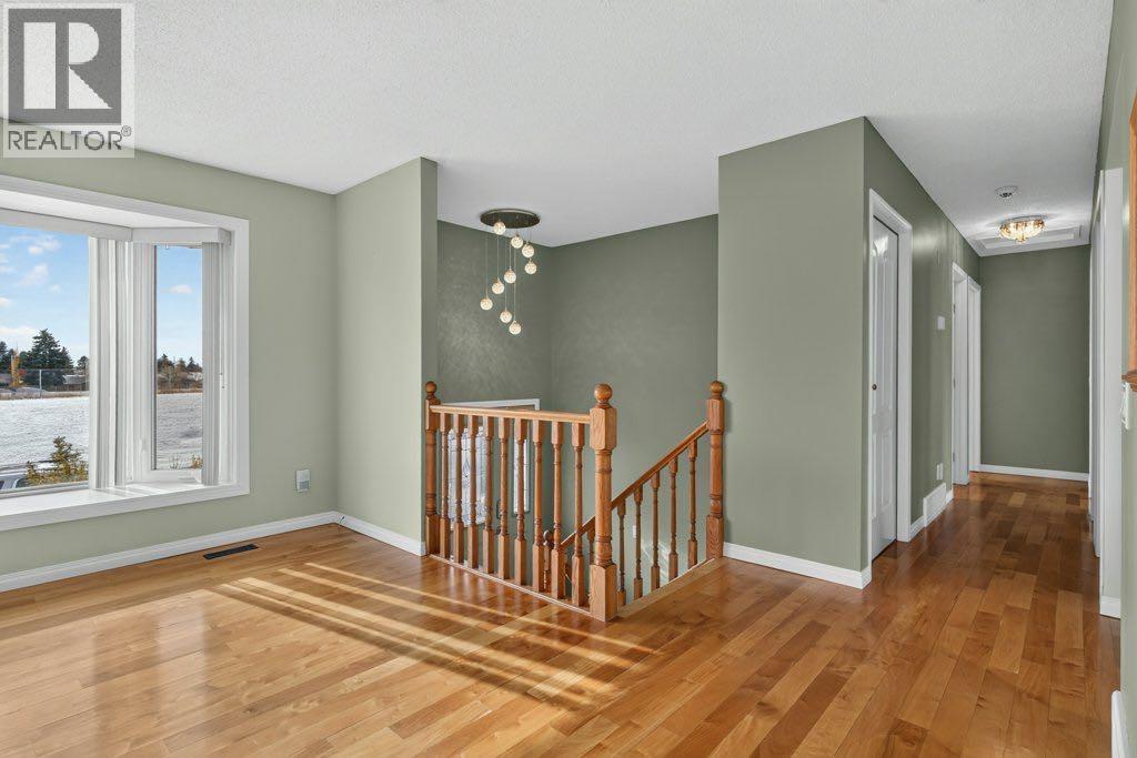 6024 Pinecrest Way Ne Property Photo 4