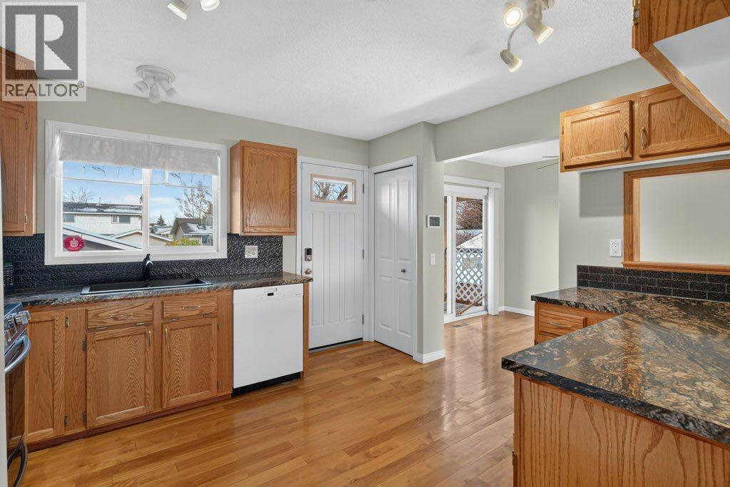 6024 Pinecrest Way Ne Property Photo 9