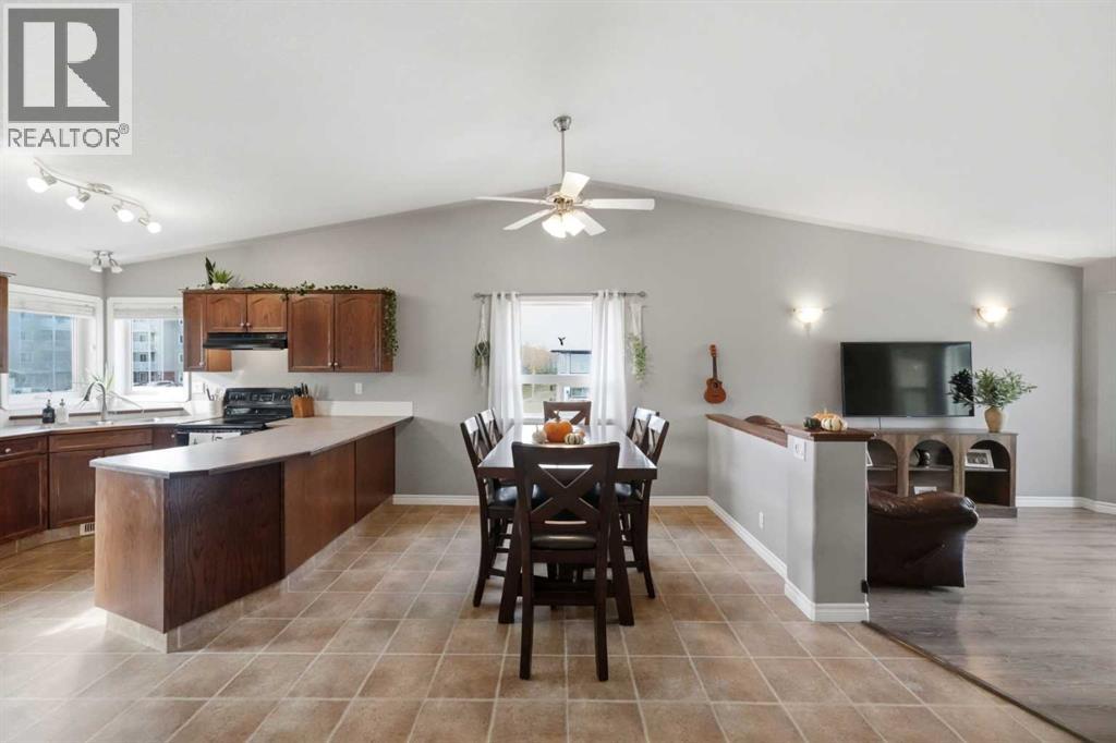 272 Jennings Crescent Property Photo 6